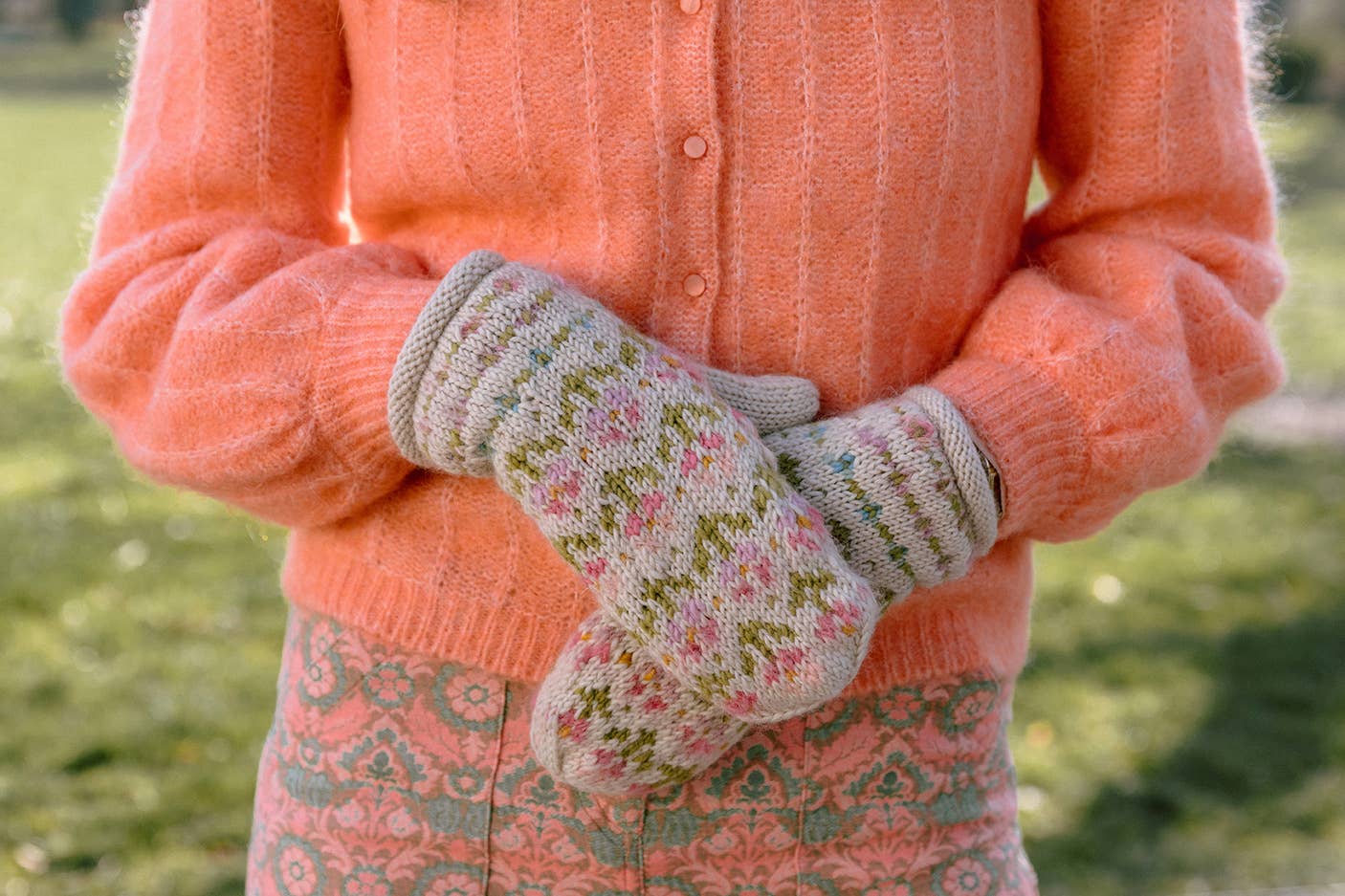 French Knot Leelu Mitten - Natural